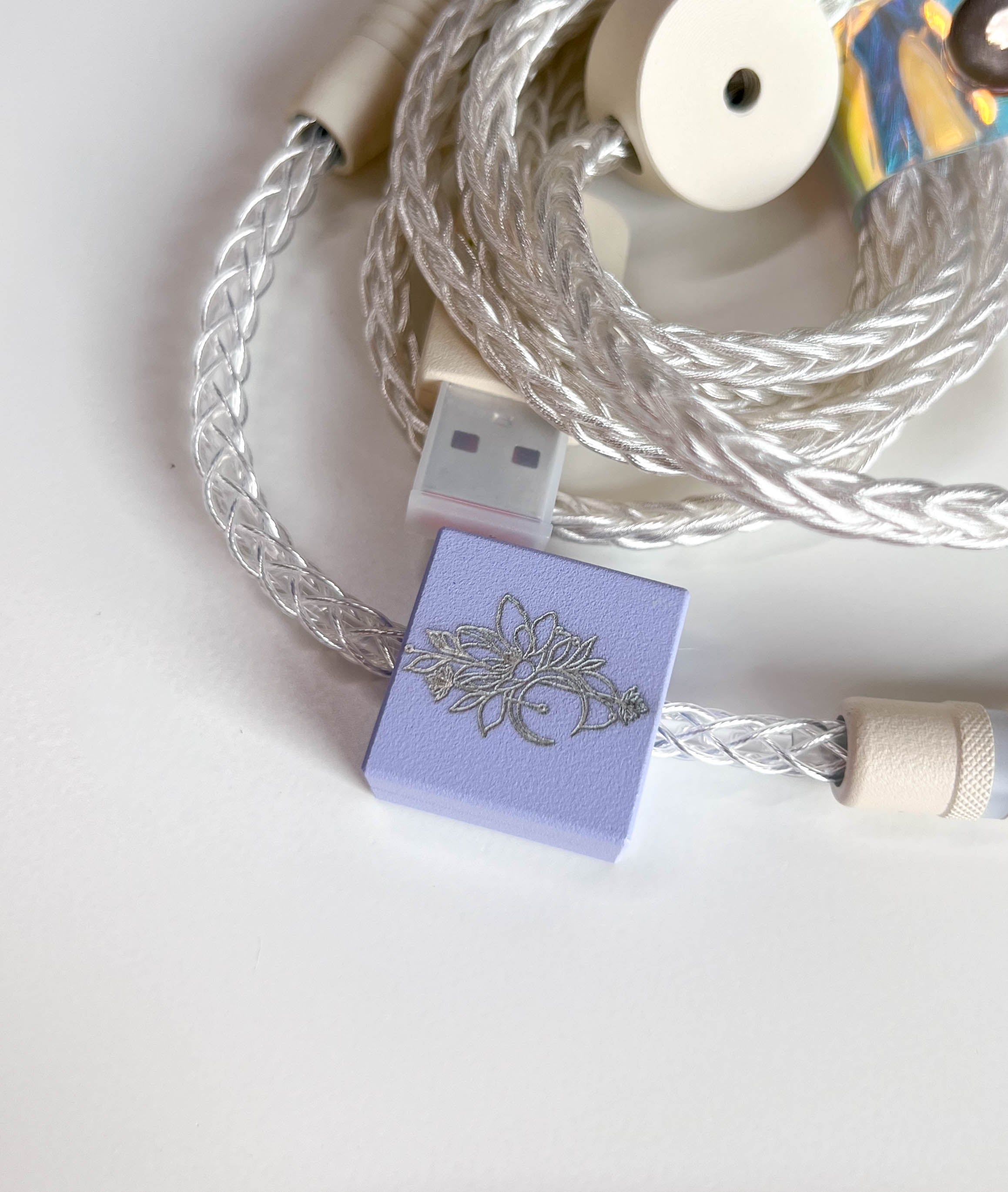 QQ Cable Badge